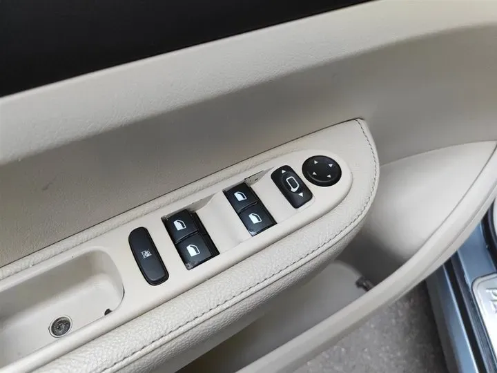 2012 Peugeot 307 1.6L 106HP L4 5MT,autocango,china used car exporter,china ev exporter,chinese used car exporter,chinese used ev exporter