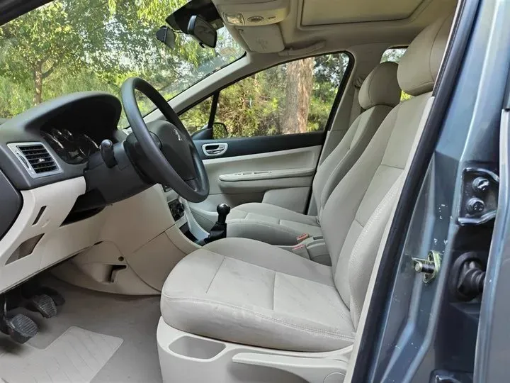 2012 Peugeot 307 1.6L 106HP L4 5MT,autocango,china used car exporter,china ev exporter,chinese used car exporter,chinese used ev exporter