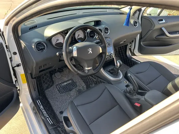 2013 Peugeot 408 2.0L 147HP L4 5MT,autocango,china used car exporter,china ev exporter,chinese used car exporter,chinese used ev exporter