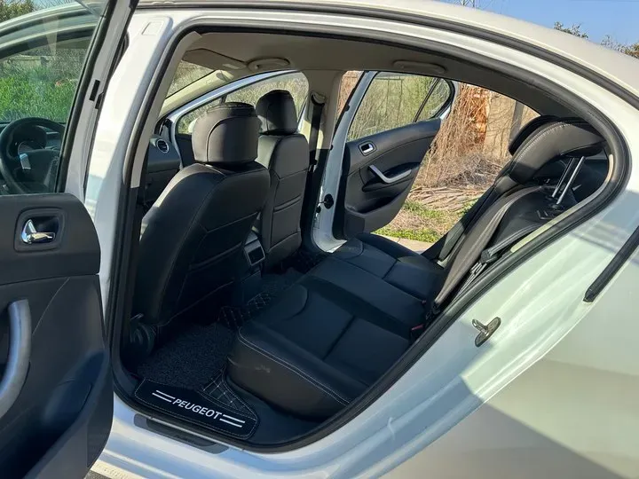 2013 Peugeot 408 2.0L 147HP L4 5MT,autocango,china used car exporter,china ev exporter,chinese used car exporter,chinese used ev exporter