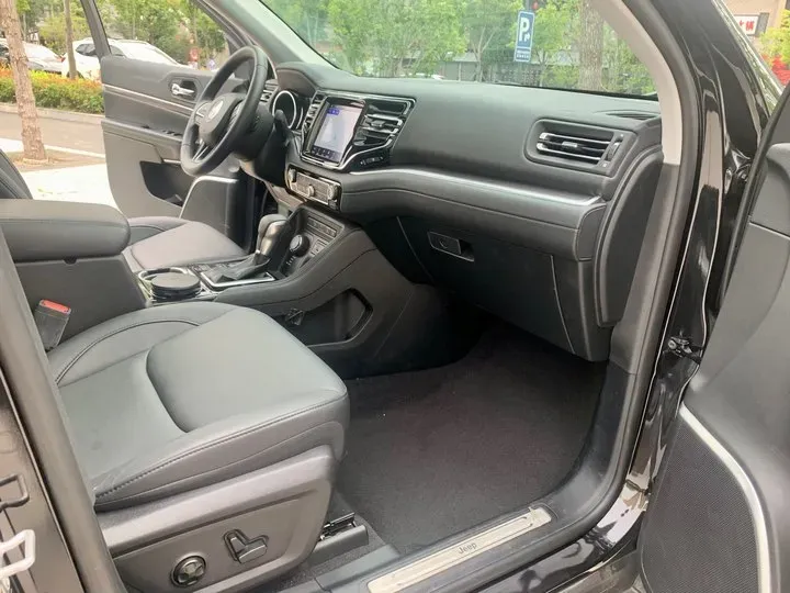 2018 Jeep Commander 2.0T 265HP L4 9AT,autocango,china used car exporter,china ev exporter,chinese used car exporter,chinese used ev exporter