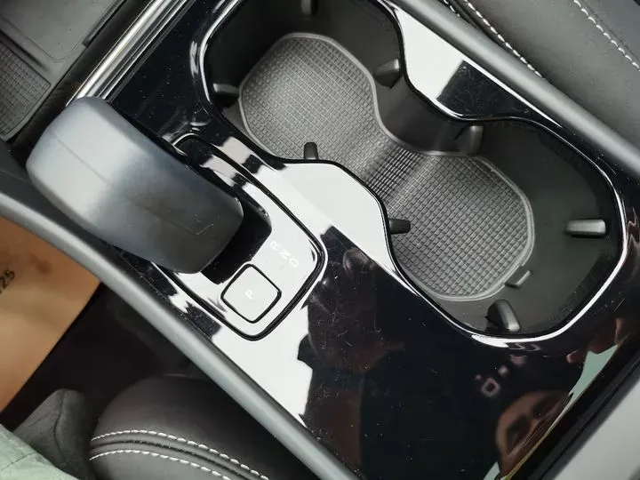 2022 Volvo C40 BEV 69KWH,autocango,china used car exporter,china ev exporter,chinese used car exporter,chinese used ev exporter