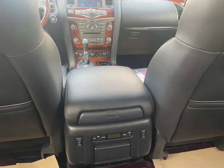 2016 Infiniti QX80 5.6L 398HP V8 7AT,autocango,china used car exporter,china ev exporter,chinese used car exporter,chinese used ev exporter