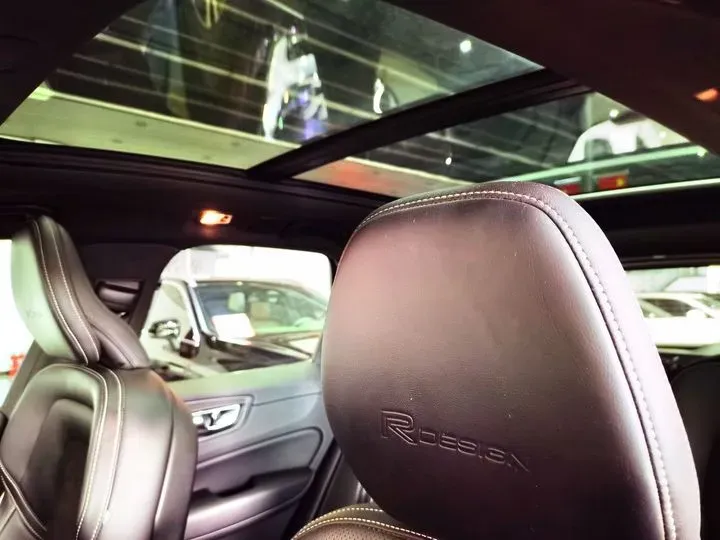 2019 Volvo XC60 2.0T 320HP L4 8AT PHEV 10.1KWH,autocango,china used car exporter,china ev exporter,chinese used car exporter,chinese used ev exporter