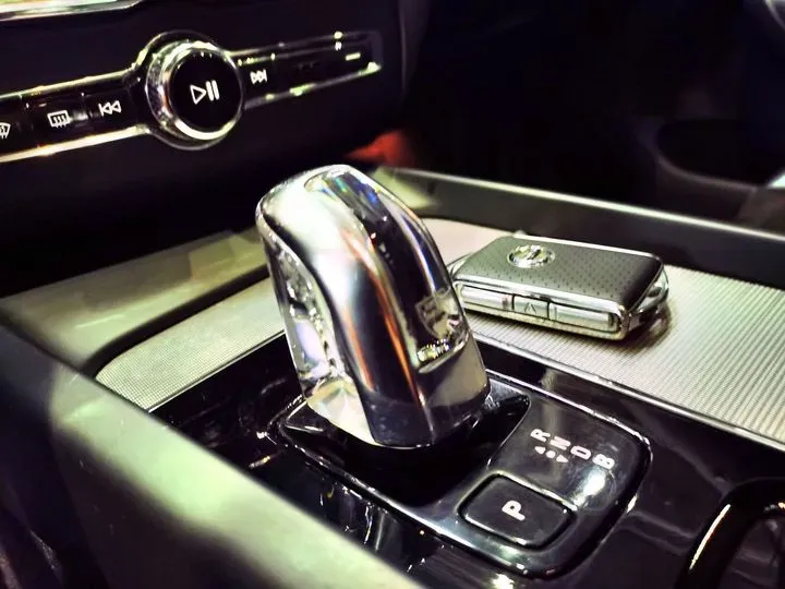 2019 Volvo XC60 2.0T 320HP L4 8AT PHEV 10.1KWH,autocango,china used car exporter,china ev exporter,chinese used car exporter,chinese used ev exporter