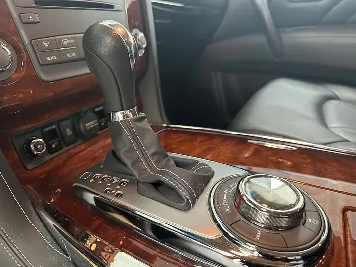 2016 Infiniti QX80 5.6L 398HP V8 7AT,autocango,china used car exporter,china ev exporter,chinese used car exporter,chinese used ev exporter