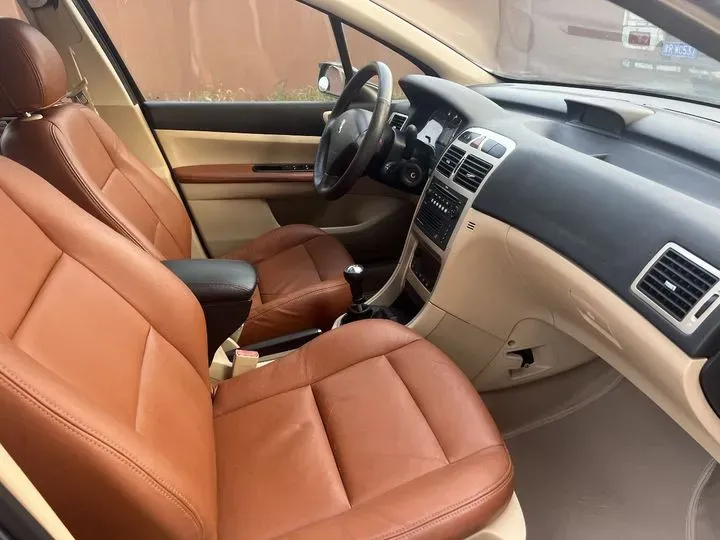2007 Peugeot 307 1.6L 106HP L4 5MT,autocango,china used car exporter,china ev exporter,chinese used car exporter,chinese used ev exporter