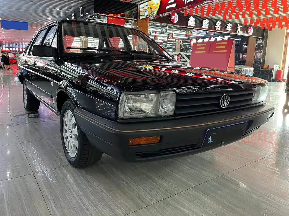 2004 Volkswagen Santana Classic 1.6L 87HP L4 5MT,autocango,china used car exporter,china ev exporter,chinese used car exporter,chinese used ev exporter