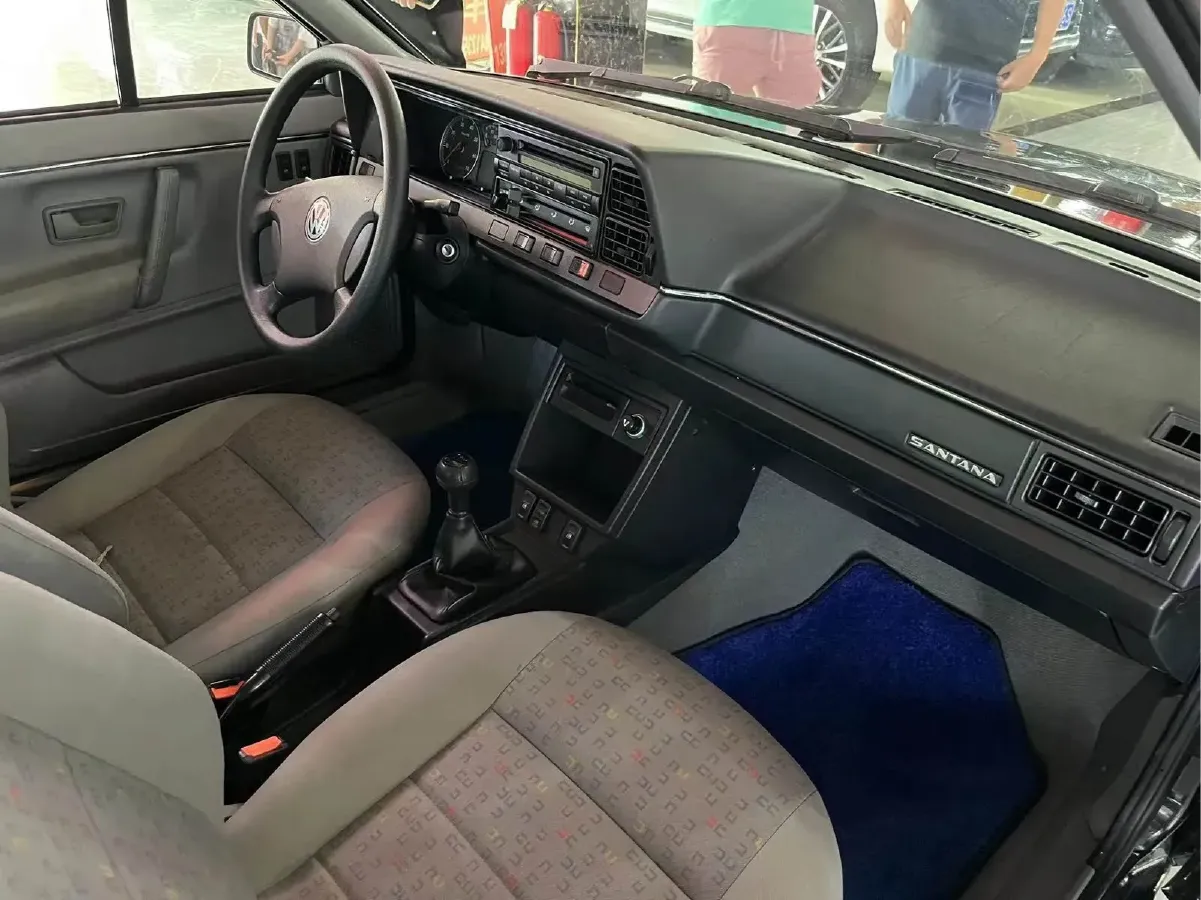 2004 Volkswagen Santana Classic 1.6L 87HP L4 5MT,autocango,china used car exporter,china ev exporter,chinese used car exporter,chinese used ev exporter