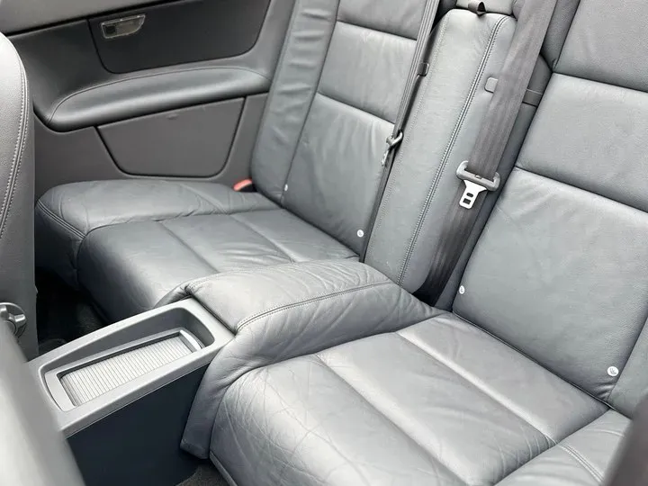 2010 Volvo C70 2.5T 230HP L5 5AT,autocango,china used car exporter,china ev exporter,chinese used car exporter,chinese used ev exporter