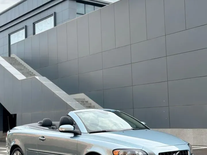 2010 Volvo C70 2.5T 230HP L5 5AT,autocango,china used car exporter,china ev exporter,chinese used car exporter,chinese used ev exporter