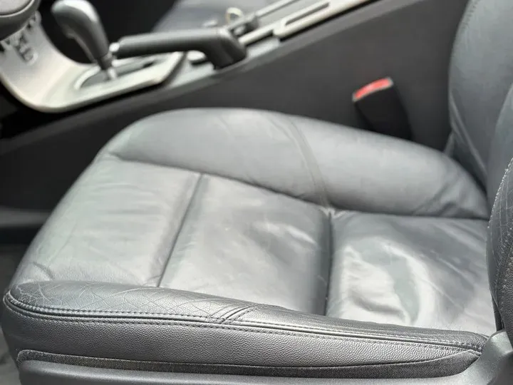 2010 Volvo C70 2.5T 230HP L5 5AT,autocango,china used car exporter,china ev exporter,chinese used car exporter,chinese used ev exporter