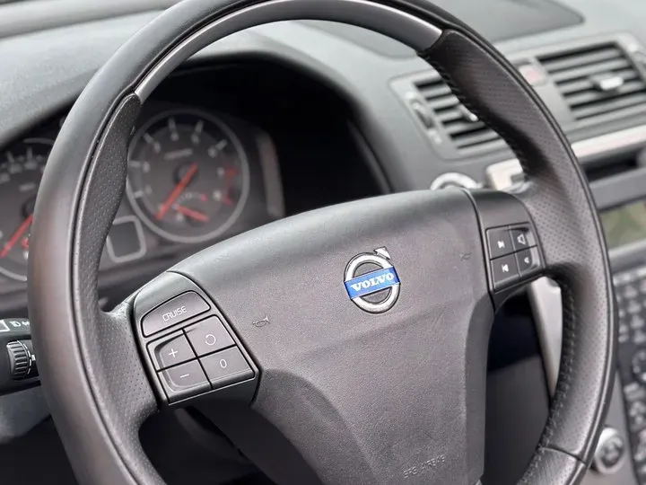 2010 Volvo C70 2.5T 230HP L5 5AT,autocango,china used car exporter,china ev exporter,chinese used car exporter,chinese used ev exporter