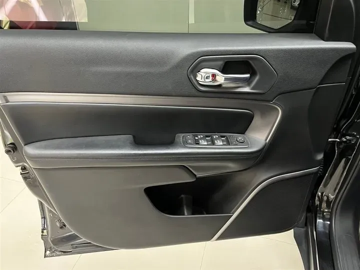 2018 Jeep Commander 2.0T 234HP L4 9AT,autocango,china used car exporter,china ev exporter,chinese used car exporter,chinese used ev exporter