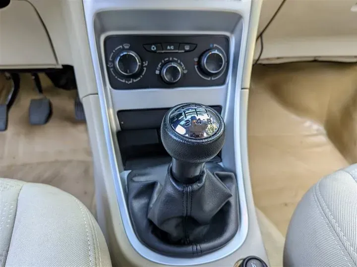 2013 Peugeot 307 1.6L 117HP L4 5MT,autocango,china used car exporter,china ev exporter,chinese used car exporter,chinese used ev exporter