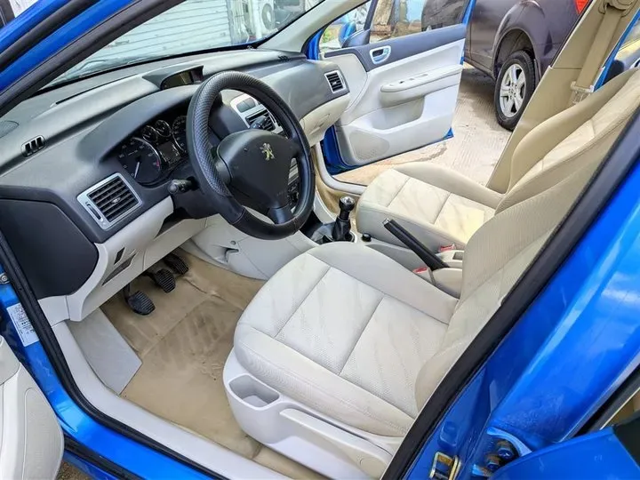 2013 Peugeot 307 1.6L 117HP L4 5MT,autocango,china used car exporter,china ev exporter,chinese used car exporter,chinese used ev exporter