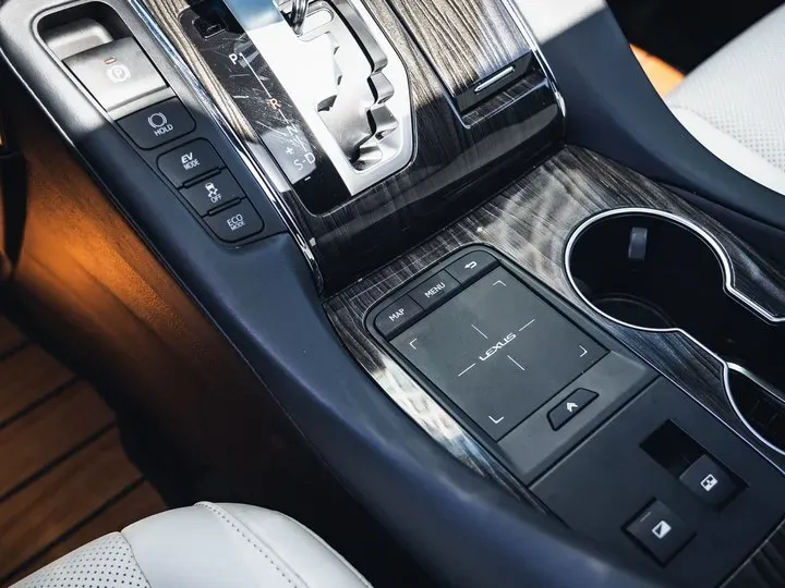 2020 Lexus LM 2.5L 117HP L4 E-CVT Hybrid,autocango,china used car exporter,china ev exporter,chinese used car exporter,chinese used ev exporter