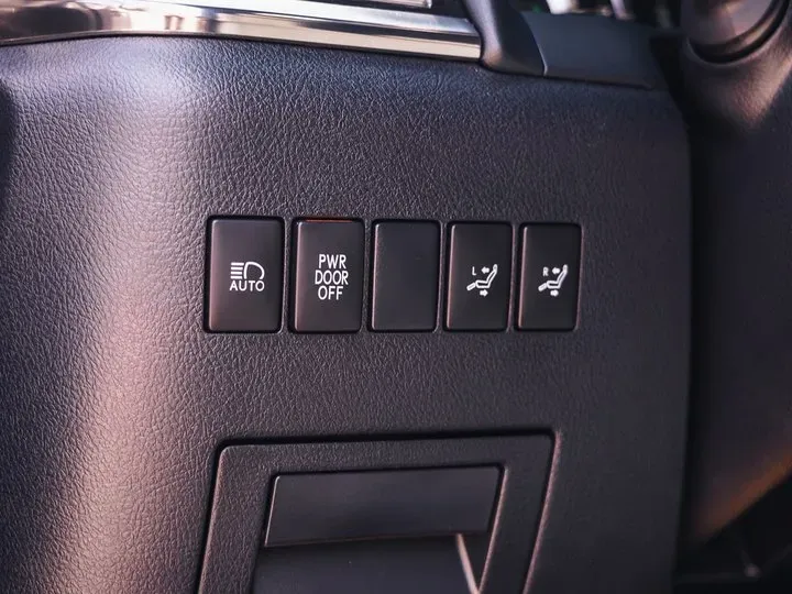 2020 Lexus LM 2.5L 117HP L4 E-CVT Hybrid,autocango,china used car exporter,china ev exporter,chinese used car exporter,chinese used ev exporter