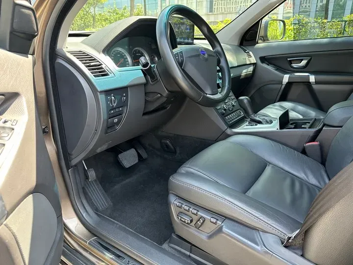 2014 Volvo XC Classic 2.5T 209HP L5 5AT,autocango,china used car exporter,china ev exporter,chinese used car exporter,chinese used ev exporter