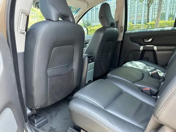 2014 Volvo XC Classic 2.5T 209HP L5 5AT,autocango,china used car exporter,china ev exporter,chinese used car exporter,chinese used ev exporter