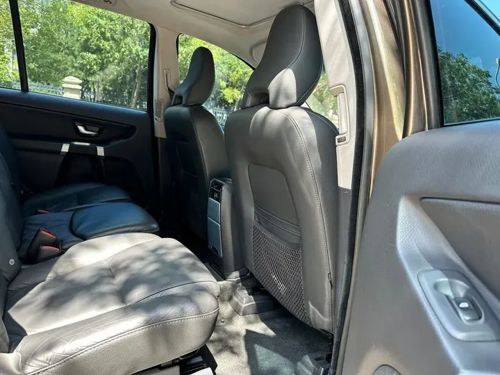 2014 Volvo XC Classic 2.5T 209HP L5 5AT,autocango,china used car exporter,china ev exporter,chinese used car exporter,chinese used ev exporter