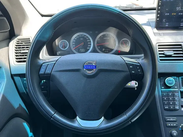 2014 Volvo XC Classic 2.5T 209HP L5 5AT,autocango,china used car exporter,china ev exporter,chinese used car exporter,chinese used ev exporter