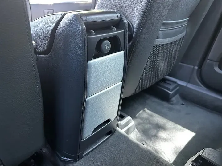 2014 Volvo XC Classic 2.5T 209HP L5 5AT,autocango,china used car exporter,china ev exporter,chinese used car exporter,chinese used ev exporter