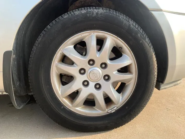 2011 Kia VQ 2.7L 189HP V6 4AT,autocango,china used car exporter,china ev exporter,chinese used car exporter,chinese used ev exporter