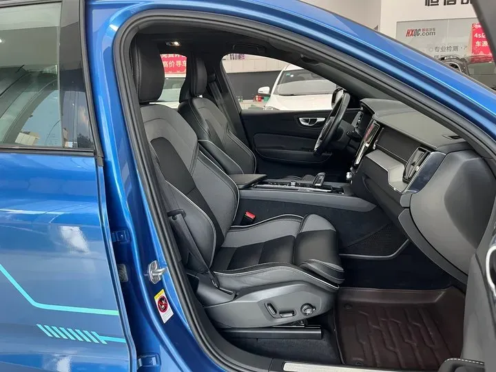 2021 Volvo XC60 2.0T 303HP L4 8AT PHEV 11.6KWH,autocango,china used car exporter,china ev exporter,chinese used car exporter,chinese used ev exporter