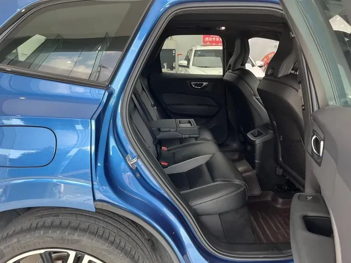 2021 Volvo XC60 2.0T 303HP L4 8AT PHEV 11.6KWH,autocango,china used car exporter,china ev exporter,chinese used car exporter,chinese used ev exporter