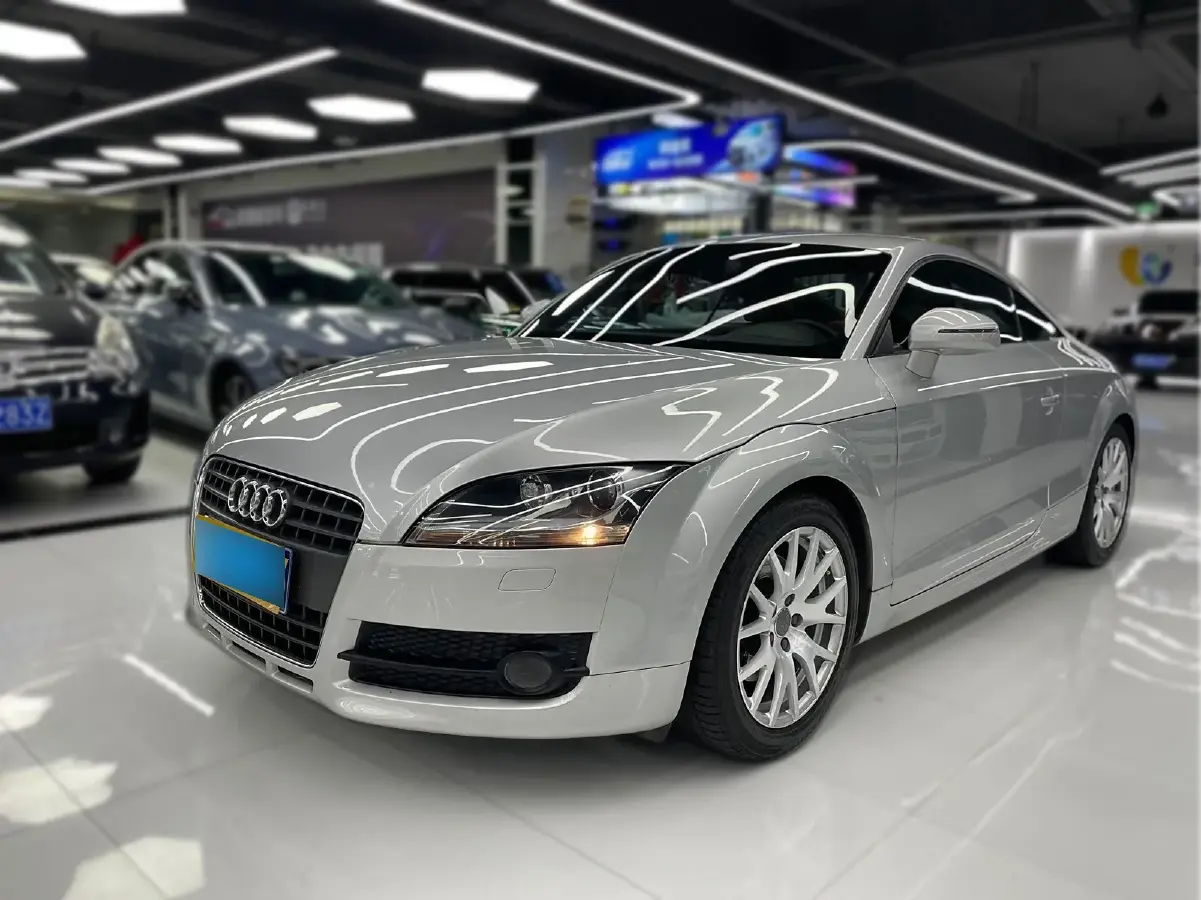 2008 Audi TT 2.0T 200HP L4 6DCT