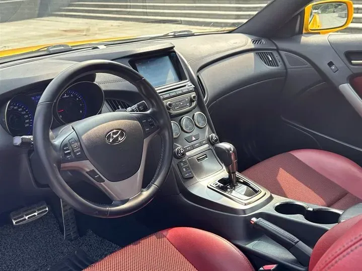 2012 Hyundai Rohens-Coupe 2.0T 260HP L4 8AT,autocango,china used car exporter,china ev exporter,chinese used car exporter,chinese used ev exporter