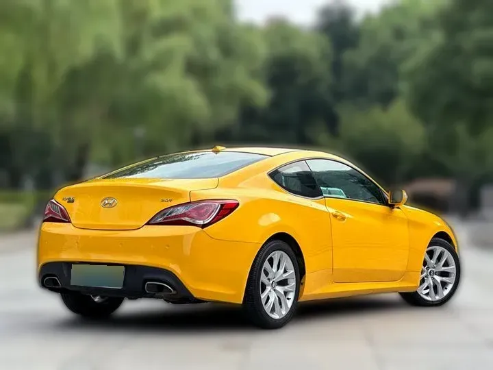 2012 Hyundai Rohens-Coupe 2.0T 260HP L4 8AT,autocango,china used car exporter,china ev exporter,chinese used car exporter,chinese used ev exporter