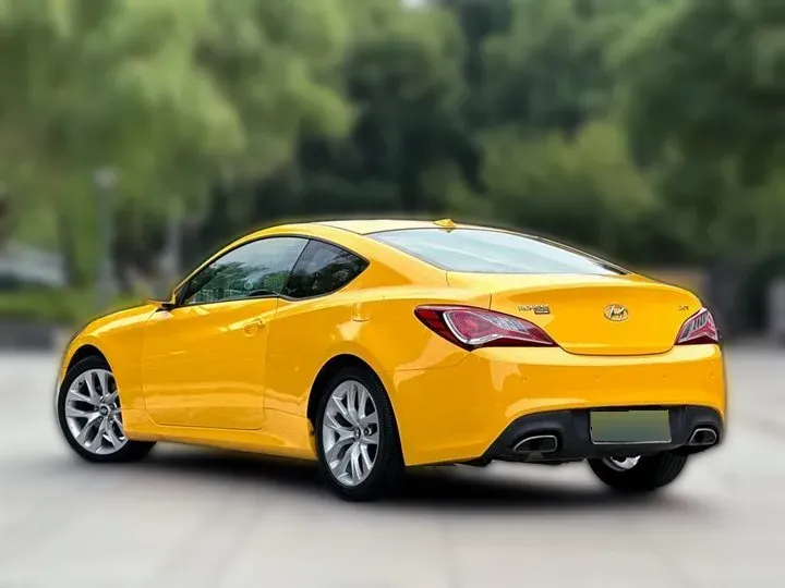 2012 Hyundai Rohens-Coupe 2.0T 260HP L4 8AT,autocango,china used car exporter,china ev exporter,chinese used car exporter,chinese used ev exporter