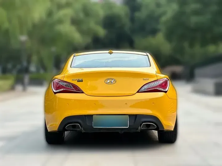 2012 Hyundai Rohens-Coupe 2.0T 260HP L4 8AT,autocango,china used car exporter,china ev exporter,chinese used car exporter,chinese used ev exporter