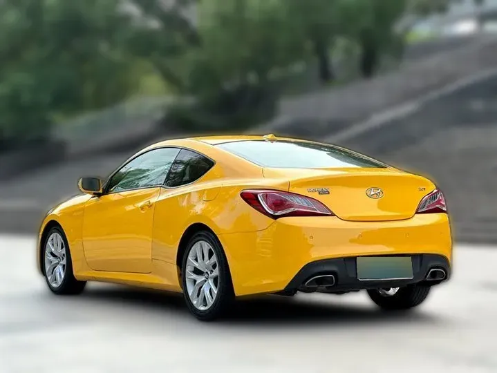 2012 Hyundai Rohens-Coupe 2.0T 260HP L4 8AT,autocango,china used car exporter,china ev exporter,chinese used car exporter,chinese used ev exporter