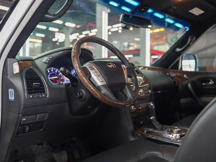 2016 Infiniti QX80 5.6L 398HP V8 7AT,autocango,china used car exporter,china ev exporter,chinese used car exporter,chinese used ev exporter