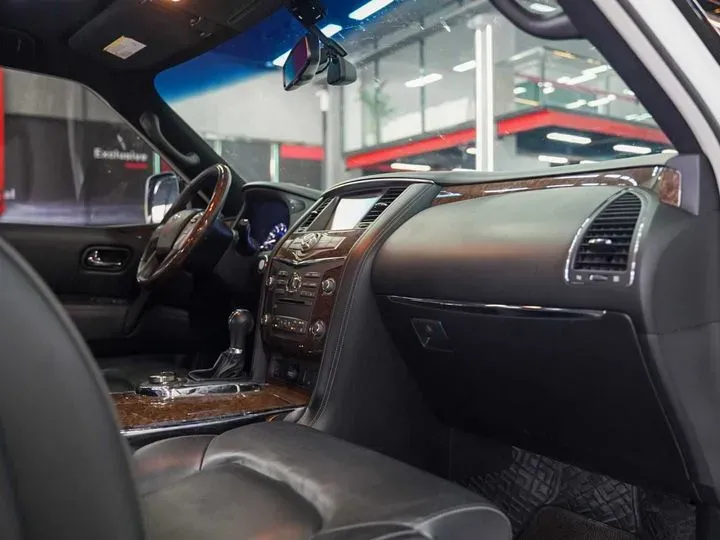 2016 Infiniti QX80 5.6L 398HP V8 7AT,autocango,china used car exporter,china ev exporter,chinese used car exporter,chinese used ev exporter