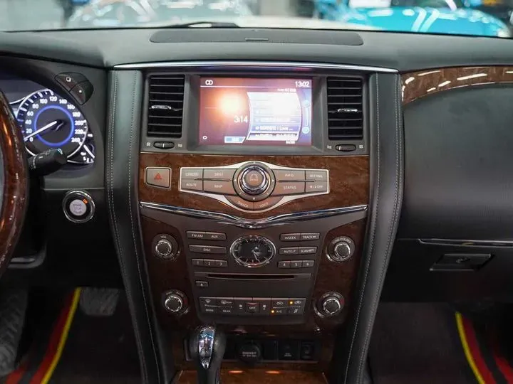 2016 Infiniti QX80 5.6L 398HP V8 7AT,autocango,china used car exporter,china ev exporter,chinese used car exporter,chinese used ev exporter