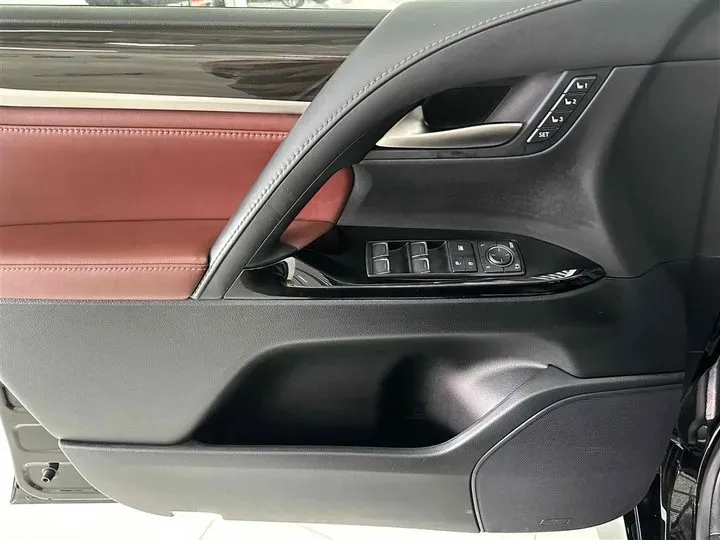 2019 Lexus LX 5.7L 367HP V8 8AT,autocango,china used car exporter,china ev exporter,chinese used car exporter,chinese used ev exporter