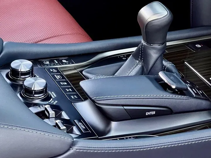 2019 Lexus LX 5.7L 367HP V8 8AT,autocango,china used car exporter,china ev exporter,chinese used car exporter,chinese used ev exporter