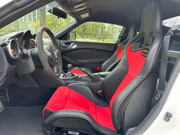 2015 Nissan 370Z 3.7L 328HP V6 7AT,autocango,china used car exporter,china ev exporter,chinese used car exporter,chinese used ev exporter