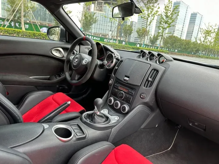 2015 Nissan 370Z 3.7L 328HP V6 7AT,autocango,china used car exporter,china ev exporter,chinese used car exporter,chinese used ev exporter