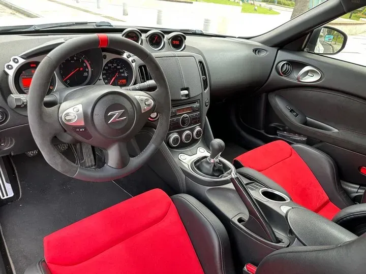 2015 Nissan 370Z 3.7L 328HP V6 7AT,autocango,china used car exporter,china ev exporter,chinese used car exporter,chinese used ev exporter