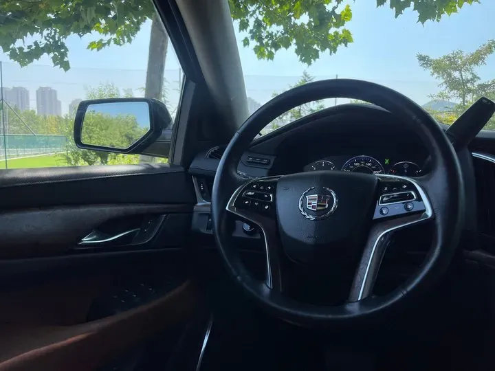 2013 Cadillac ESCALADE 6.2L 409HP V8 6AT,autocango,china used car exporter,china ev exporter,chinese used car exporter,chinese used ev exporter