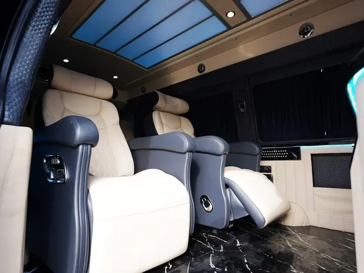 2011 Ford E350 5.4L 258HP V8 5AT,autocango,china used car exporter,china ev exporter,chinese used car exporter,chinese used ev exporter