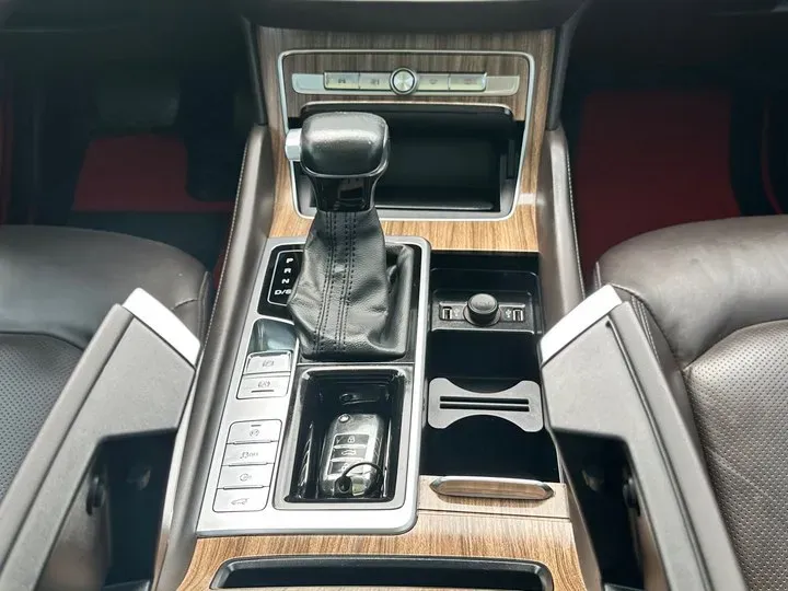 2018 Roewe RX8 2.0T 224HP L4 6AT,autocango,china used car exporter,china ev exporter,chinese used car exporter,chinese used ev exporter