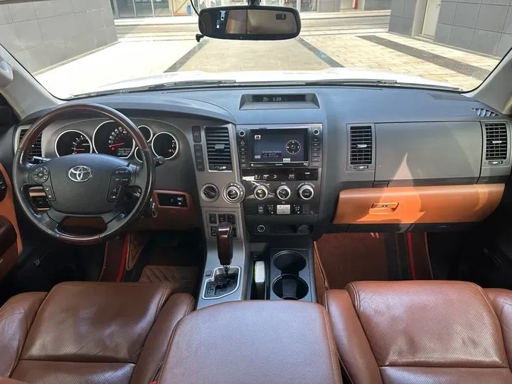 2010 Toyota Sequoia 5.7L 386HP V8 6AT,autocango,china used car exporter,china ev exporter,chinese used car exporter,chinese used ev exporter