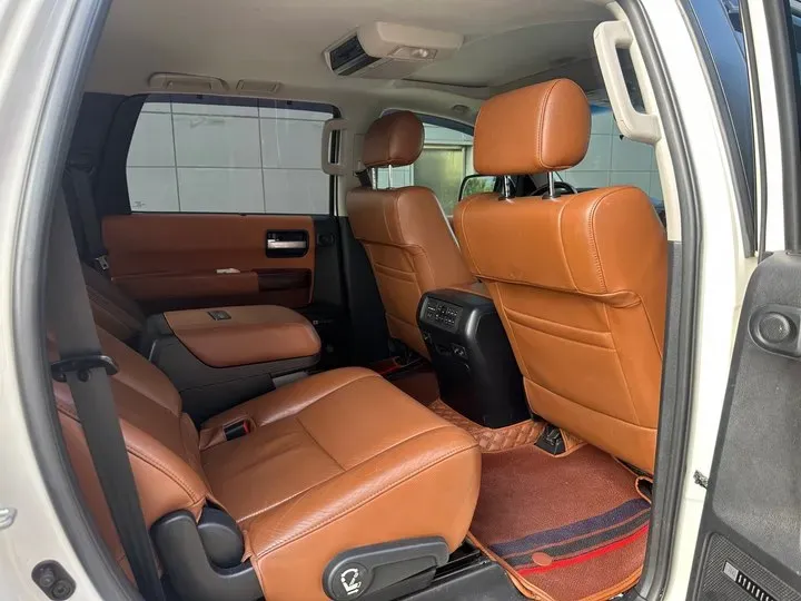 2010 Toyota Sequoia 5.7L 386HP V8 6AT,autocango,china used car exporter,china ev exporter,chinese used car exporter,chinese used ev exporter