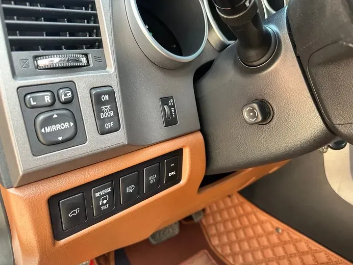 2010 Toyota Sequoia 5.7L 386HP V8 6AT,autocango,china used car exporter,china ev exporter,chinese used car exporter,chinese used ev exporter